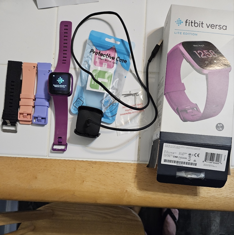 Fitbit versa 2 like new bands are brand new never worn.